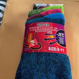 3 pair women’s thermal socks